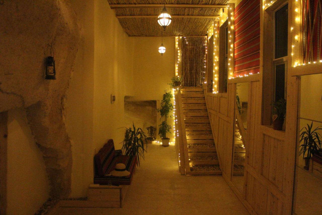 7 Caves Hotel Al Jāyah Exterior foto